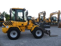 2011 VOLVO L30B